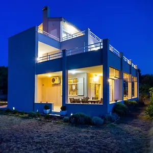 https://apartments-villa-marija-novigrad-dalmatia.hotelinzadar.com