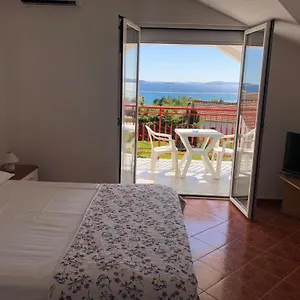 https://francis-appartements.hotelinzadar.com